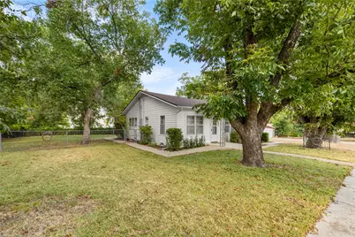 207 S Erath, Meridian, TX 76665 - Photo 3