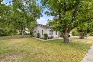 207 S Erath, Meridian, TX 76665 - Photo 3