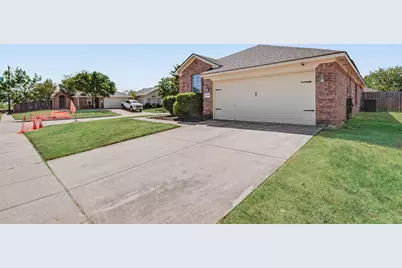 7266 Wild Wing Drive, Fort Worth, TX 76120 - Photo 3
