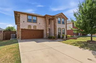2119 Edgewood Dr, Grand Prairie, TX 75052 - Photo 1