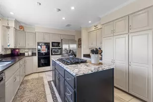 905 Crowley Rd, Arlington, TX 76012 - Photo 17