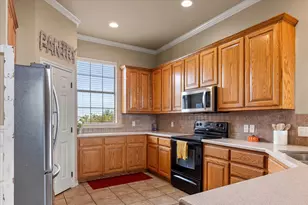 2804 Tour Ct, Granbury, TX 76049 - Photo 11