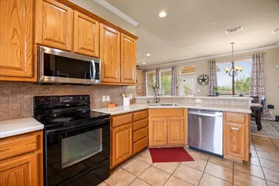 2804 Tour Court, Granbury, TX 76049 - Photo 9