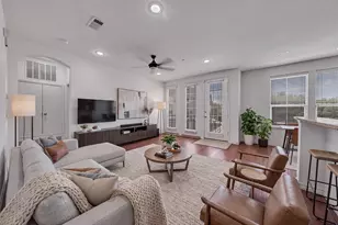 950 Henderson St, Fort Worth, TX 76102 - Photo 11