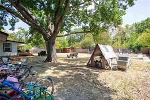 1132 W 8th St, McGregor, TX 76657 - Photo 23