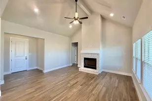 1013 Sabrina Ct, Weatherford, TX 76085 - Photo 7