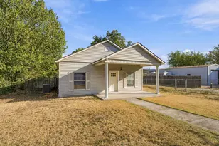 503 E Main St, Decatur, TX 76234 - Photo 3
