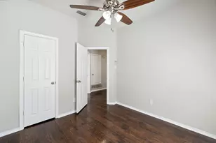 344 Parkview Dr, Hurst, TX 76053 - Photo 17
