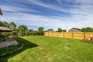 344 Parkview Dr, Hurst, TX 76053 - Photo 31