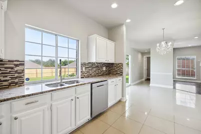 344 Parkview Drive, Hurst, TX 76053 - Photo 15