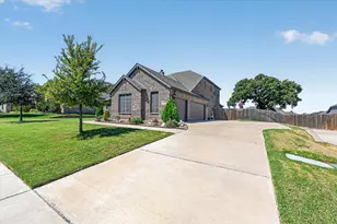 1940 Silver Falls Dr, Burleson, TX 76028 - Photo 3