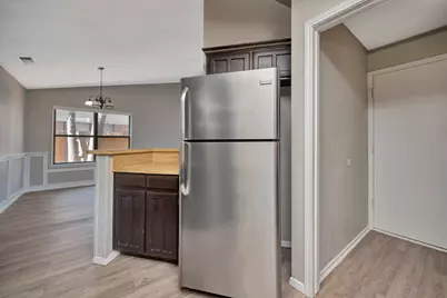 4210 Meadow Park Drive, Arlington, TX 76017 - Photo 13