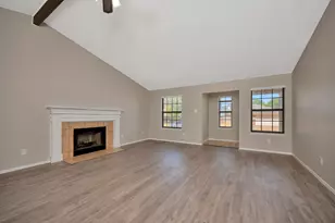 4210 Meadow Park Dr, Arlington, TX 76017 - Photo 3