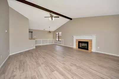 4210 Meadow Park Drive, Arlington, TX 76017 - Photo 7