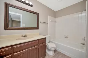 4210 Meadow Park Dr, Arlington, TX 76017 - Photo 19