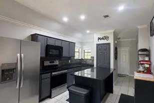 729 Stribling Cir, Azle, TX 76020 - Photo 3