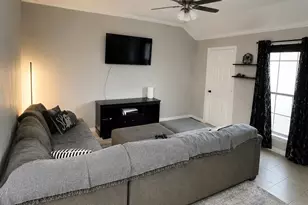 729 Stribling Cir, Azle, TX 76020 - Photo 5