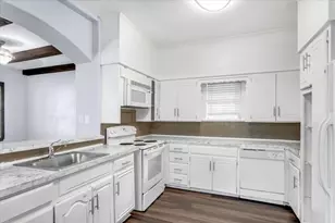 1010 E Cherry St, Sherman, TX 75090 - Photo 11