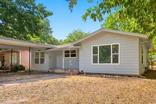 904 Bales St, Cleburne, TX 76033 - Photo 3
