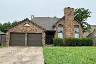 1225 Eaton Ln, Grapevine, TX 76051 - Photo 1