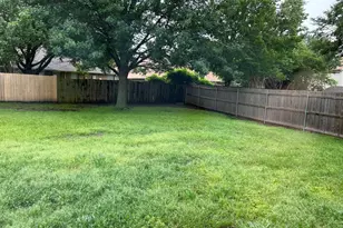 1225 Eaton Ln, Grapevine, TX 76051 - Photo 23