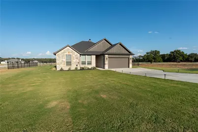 1215 Sanger, Springtown, TX 76082 - Photo 5