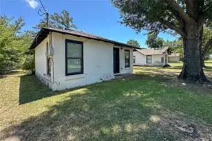 909 Alice St, Trinidad, TX 75163 - Photo 1