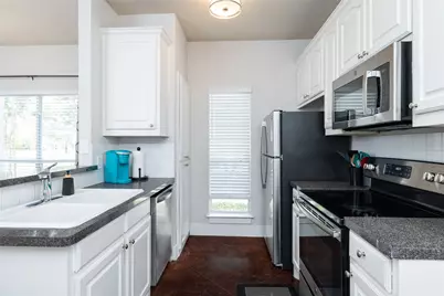 2803 Frazier Avenue, Fort Worth, TX 76110 - Photo 9