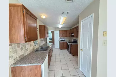2918 Lake Valley Drive, Garland, TX 75040 - Photo 11