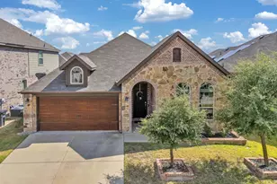 5605 Salt Springs Dr, Fort Worth, TX 76179 - Photo 5