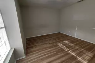 2909 Wood Thrush St, Grand Prairie, TX 75052 - Photo 9