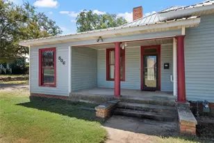 506 E Main St, Hamilton, TX 76531 - Photo 3