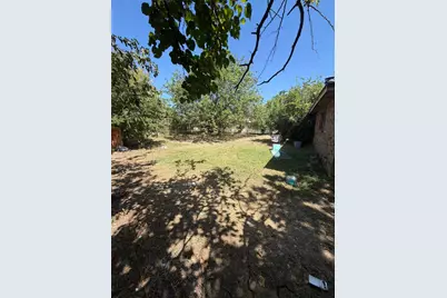 3001 Meadow Circle, Grand Prairie, TX 75052 - Photo 13