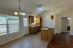 1231 W Hyman St, Stephenville, TX 76401 - Photo 5
