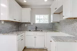 930 S Vernon Ave, Dallas, TX 75208 - Photo 13