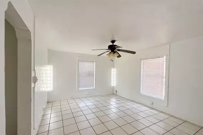 911 Alice Street, Trinidad, TX 75163 - Photo 3