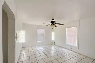 911 Alice St, Trinidad, TX 75163 - Photo 3