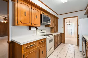 925 Bradley Dr, Athens, TX 75751 - Photo 11