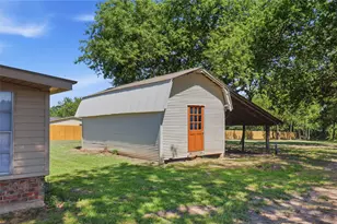 1329 Co Rd 3357, Saltillo, TX 75478 - Photo 25