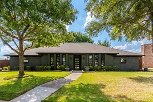 16801 Thomas Chapel Dr, Dallas, TX 75248 - Photo 1