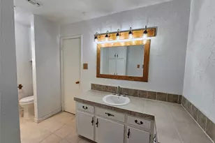 1109 W Redbud Dr, Hurst, TX 76053 - Photo 15