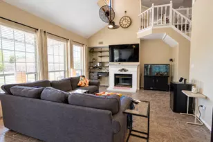 202 Browning Ln, Grand Prairie, TX 75052 - Photo 7