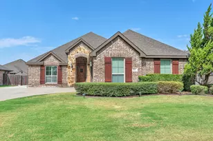 203 Cambridge St, Waxahachie, TX 75165 - Photo 1