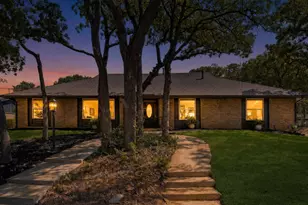 2844 Hurstview Dr, Hurst, TX 76054 - Photo 3