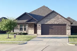1017 Cheryl Dr, Greenville, TX 75402 - Photo 1