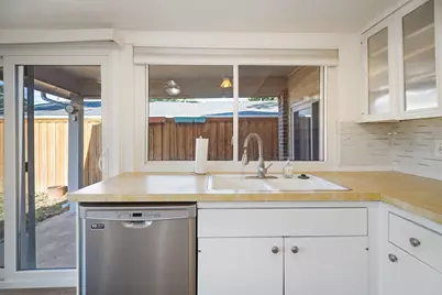2209 Overglen Drive, Plano, TX 75074 - Photo 11