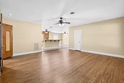 620 Oakwood Lane, Arlington, TX 76012 - Photo 11