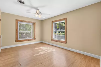 620 Oakwood Lane, Arlington, TX 76012 - Photo 3