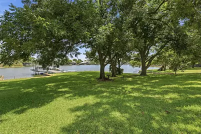 630 E Bridge Street, Granbury, TX 76048 - Photo 29