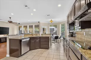 901 Brittany Dr, Lewisville, TX 75067 - Photo 9